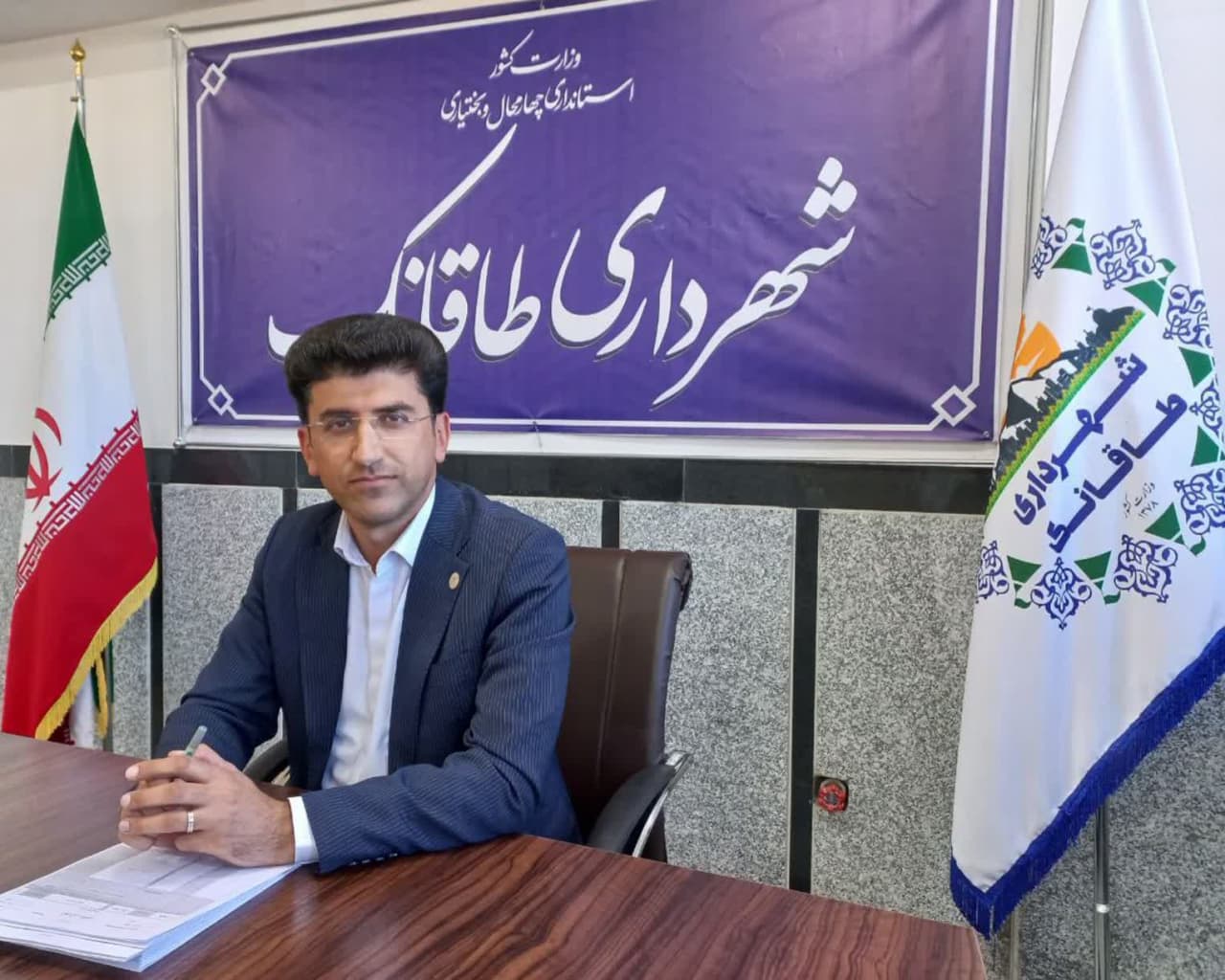 ترمیم وآسفالت ترانشه های شبکه فاضلاب شهرطاقانک با اعتباری بالغ بر ۲۵میلیارد ریال در حال انجام است .