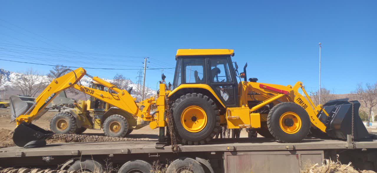 اضافه شدن یک دستگاه بیل بکهو به واحد نقلیه شهرداری طاقانک به ارزش ۲۶ میلیارد ریال