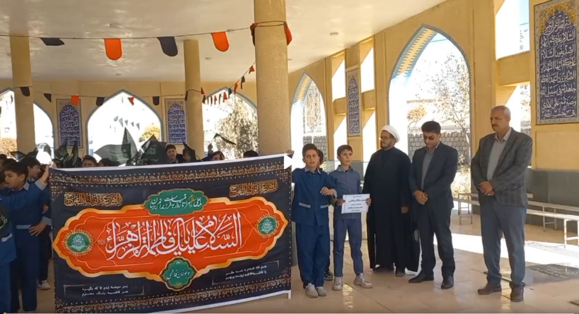 پیاده روی نوجوانان فاطمی دبستان امام رضا (ع)شهر طاقانک به مناسبت شهادت حضرت زهرا (س)