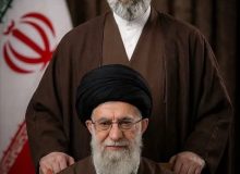 آیت‌اللّٰه سیدمجتبی خامنه‌ای با رأی مجلس خبرگان سومین رهبر انقلاب اسلامی ایران شد.
