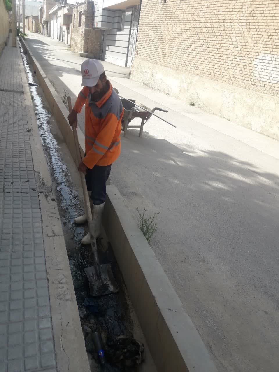لایروبی جداول بوستان ۲ و خیابان ایثار