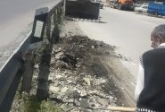 جمع آوری نخاله های کندرو جاده خوزستان واطراف گارد ریل