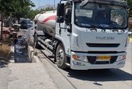 شست‌وشوی جداول اصلی بلوار امام(ره) توسط نیروهای شهرداری