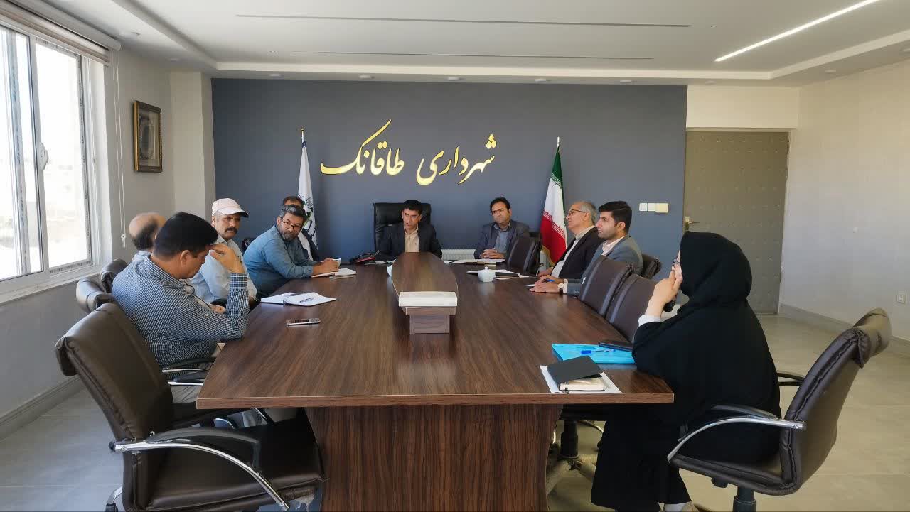 مجتمع بزرگ دامداری شهر طاقانک در ۲۷ هکتار از اراضی این شهر احداث می شود .