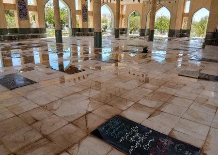 مراسم غبار روبی وگلباران قبور مطهر شهدا